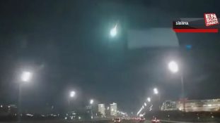 Rusya’da düşen meteor geceyi aydınlattı